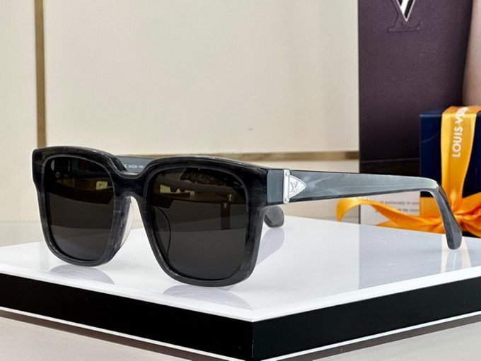 Louis Vuitton Sunglasses ID:20230516-317